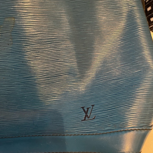 Louis Vuitton Epi large bucket draw string - Picture 3 of 5